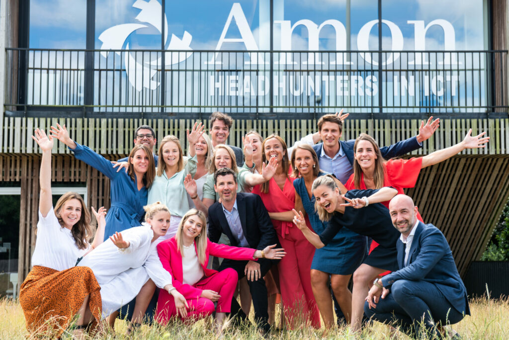 Amon team Groepsfoto's + Gebouw 1 - headhunters in ict and digital